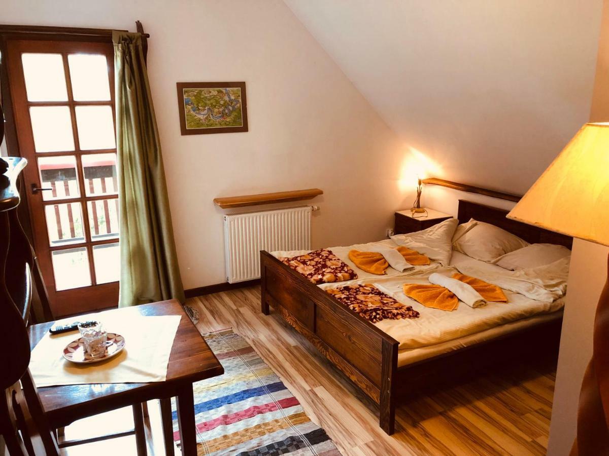 Gosciniec Pod Smrekami Bed & Breakfast Czorsztyn Exterior foto